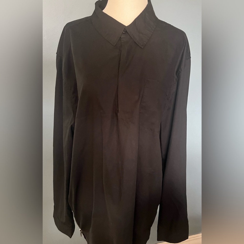 Instant Classic Black Womans Collared Long Tunic w/ Zipper on Right Side!!